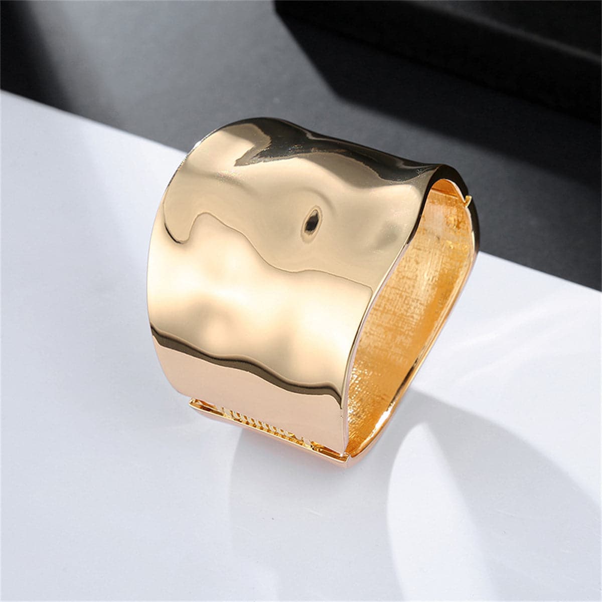 18K Gold-Plated Bright Curved Surface Bangle