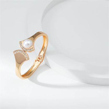 Pearl and Cubic Zirconia 18K Gold-Plated Fan Hinge Bangle, gold bangle bracelet, vintage-inspired design, detail close-up