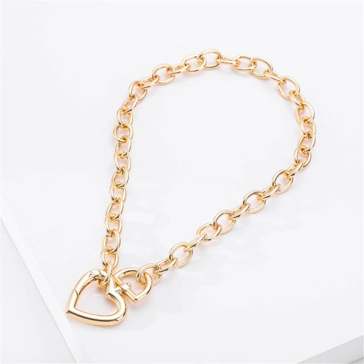 18K Gold-Plated Heart Chunky Cable Chain Pendant Necklace, gold pendant necklace for women, detail close-up