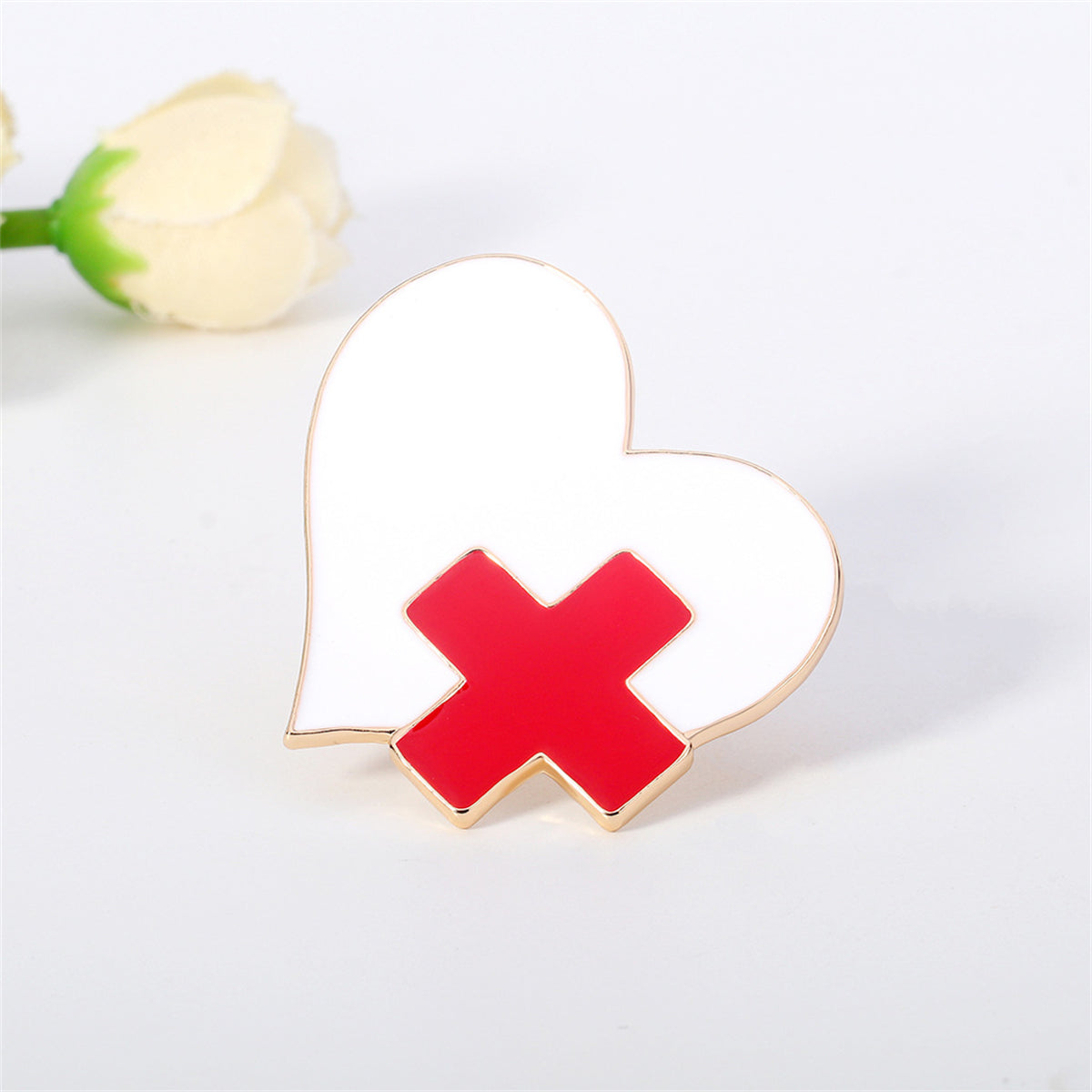 Enamel and 18K Gold-Plated Heart Brooch, gold brooch pin, everyday style, detail close-up