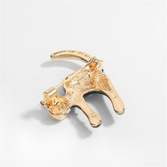A stylish black and white cat pin made of black enamel, adorned with an 18K gold-plated spot detail.