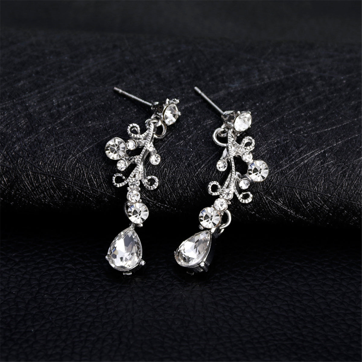 Crystal and Cubic Zirconia Botanical Collar Necklace Set, drop earrings for women, elegant gift for her, detail close-up