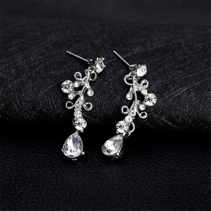 Crystal and Cubic Zirconia Botanical Collar Necklace Set, drop earrings for women, elegant gift for her, detail close-up