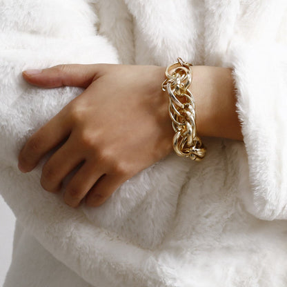 18K Gold-Plated Crossing Bracelet, gold bracelet for women, botanical inspired, detail close-up