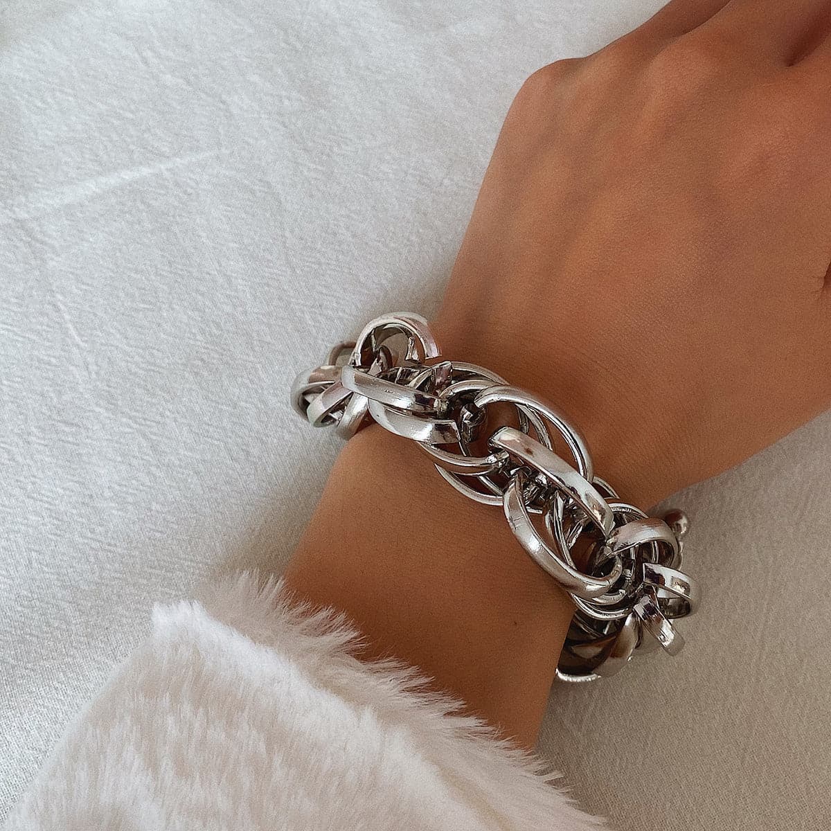 Silver-Plated Overlapping Chain Link Bracelet, silver bracelet for women, vintage-inspired design, front view