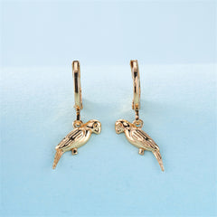 Eye-catching 18K gold-plated bird earrings, featuring a playful parrot design that enhances your jewelry collection.
