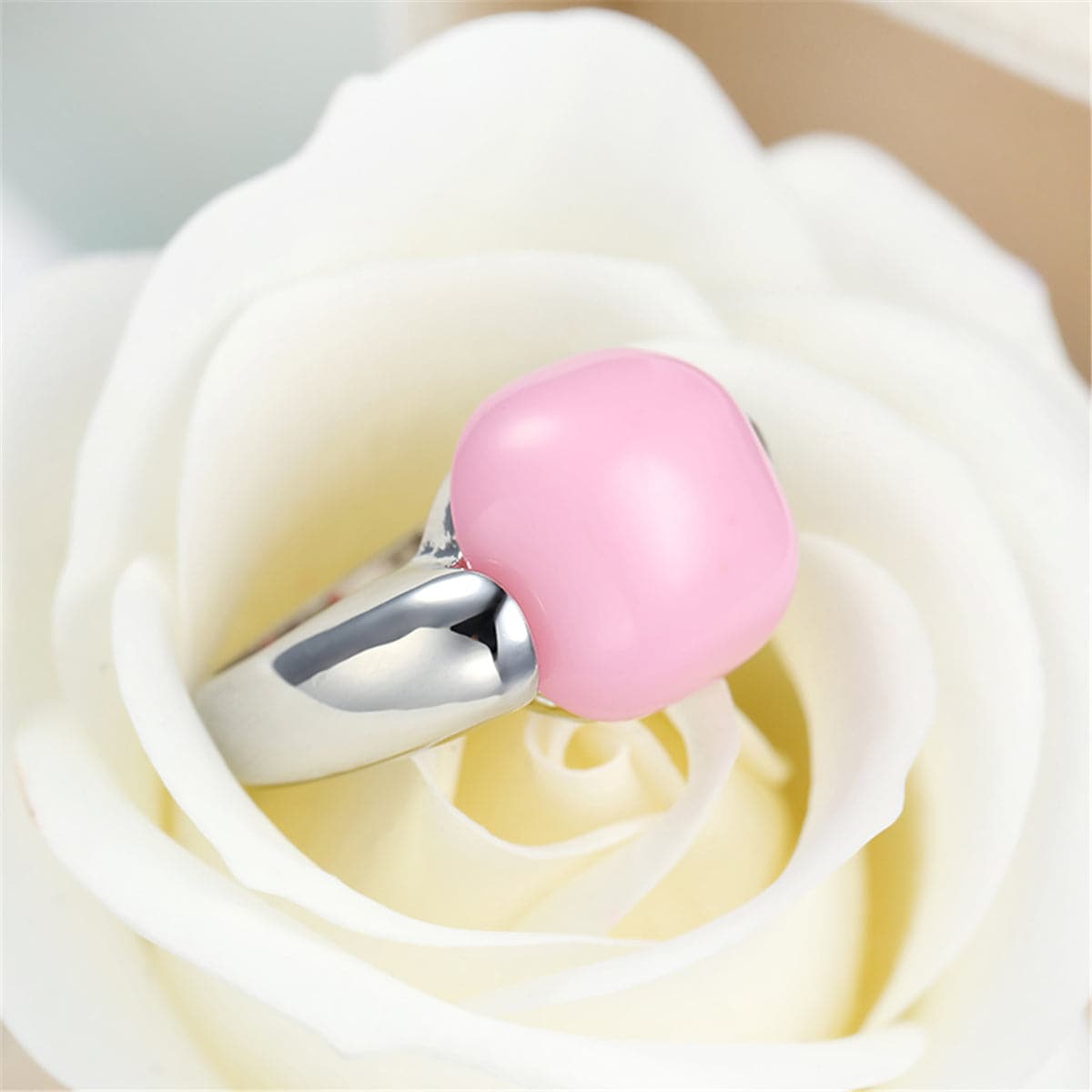 Pink and Silver-Plated Geometric Statement Ring, silver statement rings for women, elegant gift for her, detail close-up