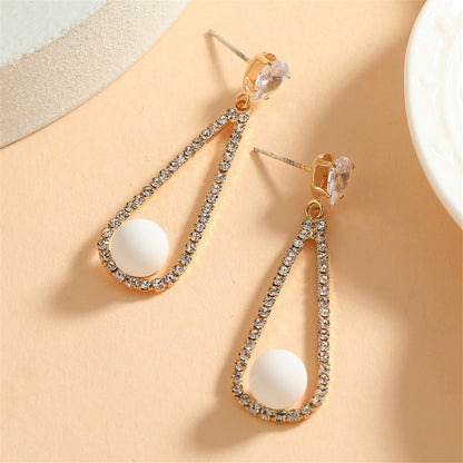 Crystal and Cubic Zirconia Teardrop Earrings, drop earrings for women, dainty minimalist design, detail close-up