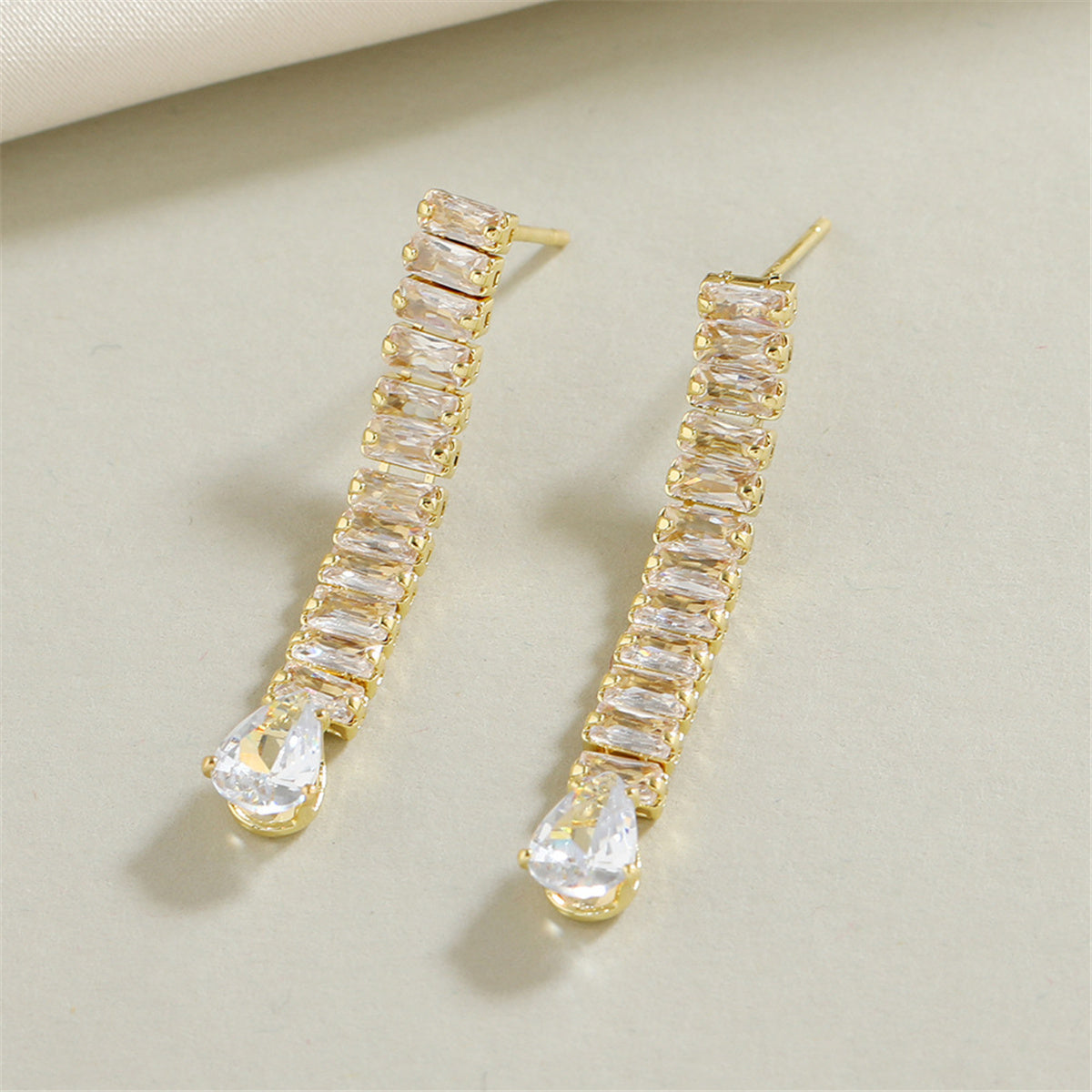 Crystal and 18K Gold-Plated Drop Earrings, gold drop earrings for women, vintage-inspired design, detail close-up