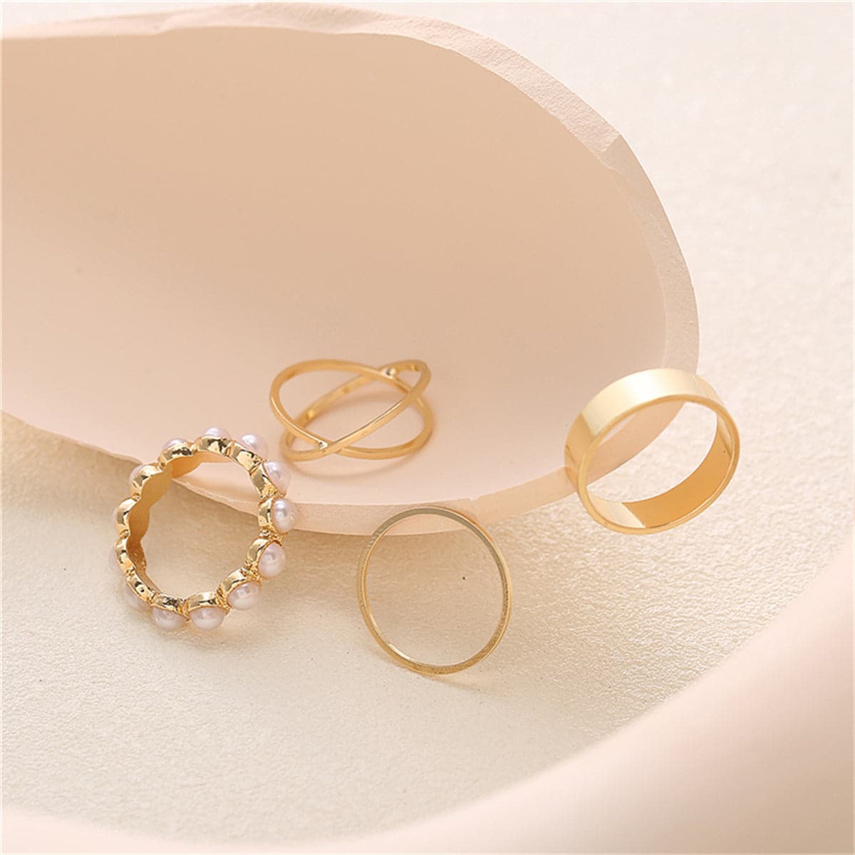 Pearl and 18K Gold-Plated Crisscross Ring Set, jewelry gift sets for women, elegant gift for her, detail close-up