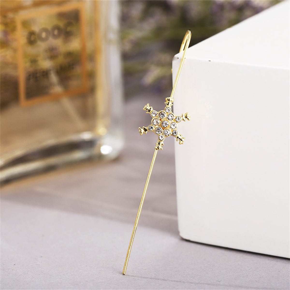 Cubic Zirconia and 18K Gold-Plated Pav¨¦ Snowflake Ear Cuff, gold drop earrings for women, detail close-up