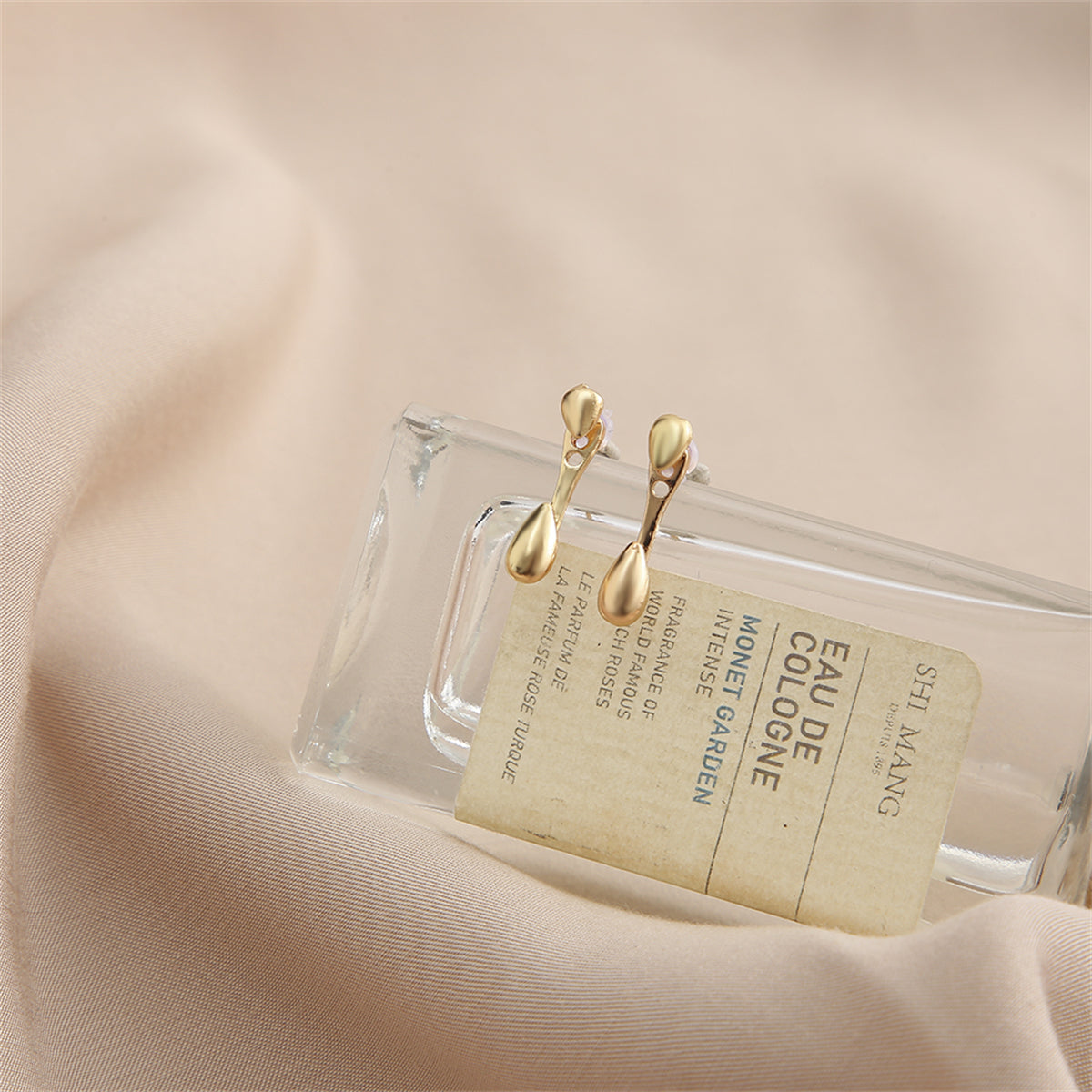 18K Gold-Plated Drop Ear Jackets, gold drop earrings for women, vintage-inspired design, lifestyle look