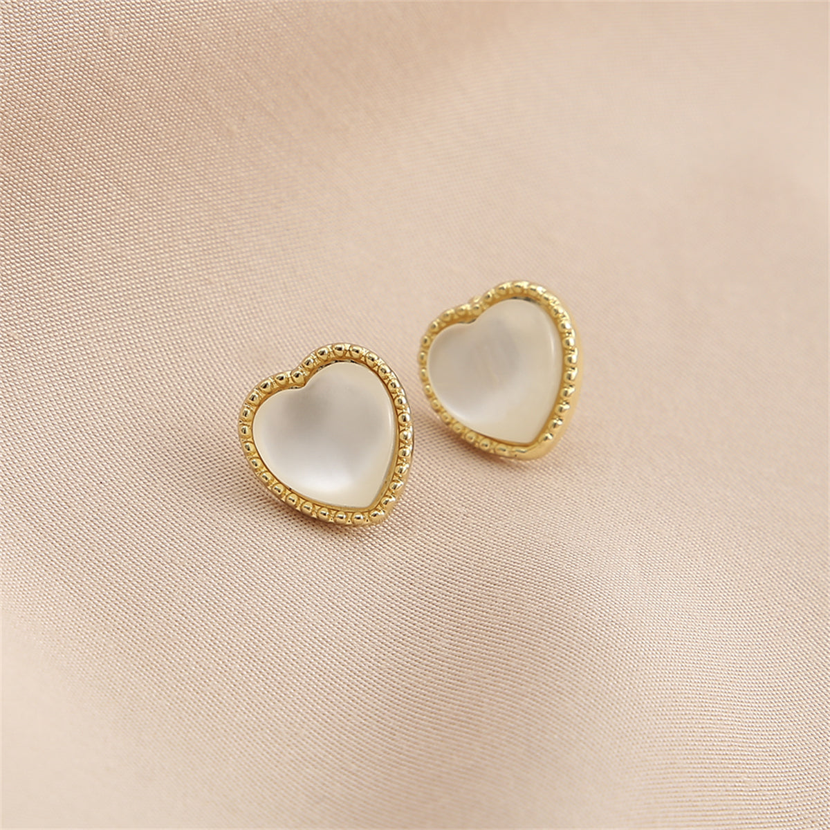 White Cats Eye and 18K Gold-Plated Heart Stud Earrings, gold stud earrings for women, elegant gift for her, detail close-up