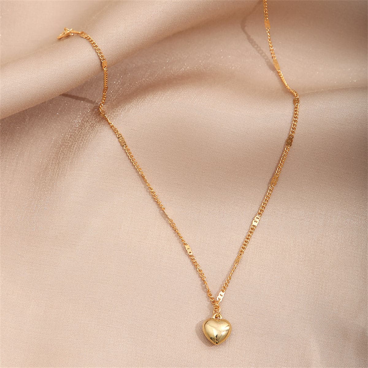 18K Gold-Plated Heart Pendant Necklace, gold pendant necklace for women, everyday style, side view