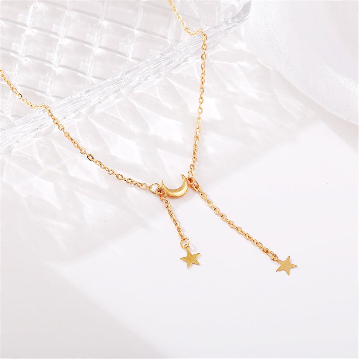 18K Gold-Plated Moon and Star Lariat Necklace, gold pendant necklace for women, vintage-inspired design, detail close-up