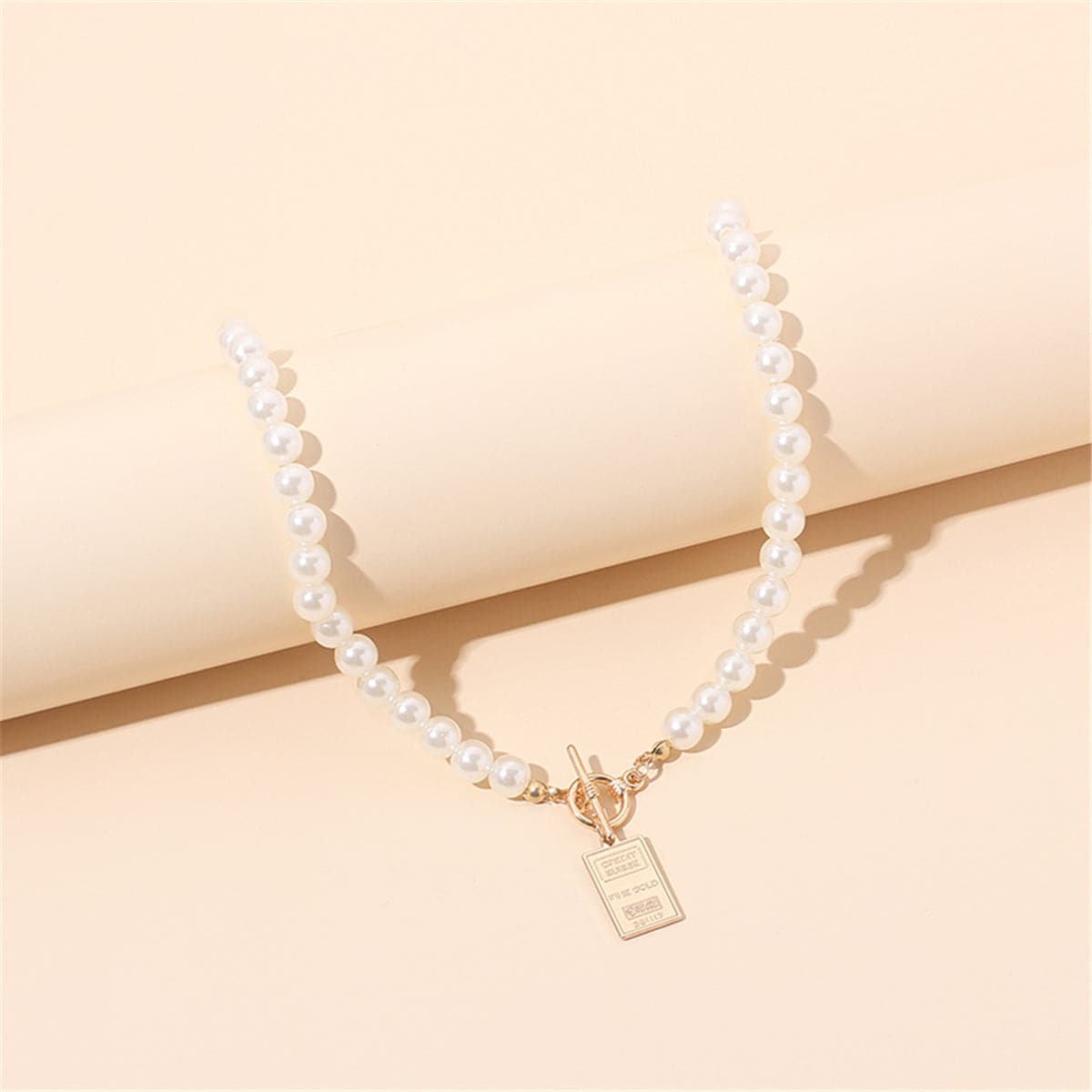 Pearl and 18K Gold-Plated Beaded Card Pendant Necklace, gold pendant necklace for women, detail close-up