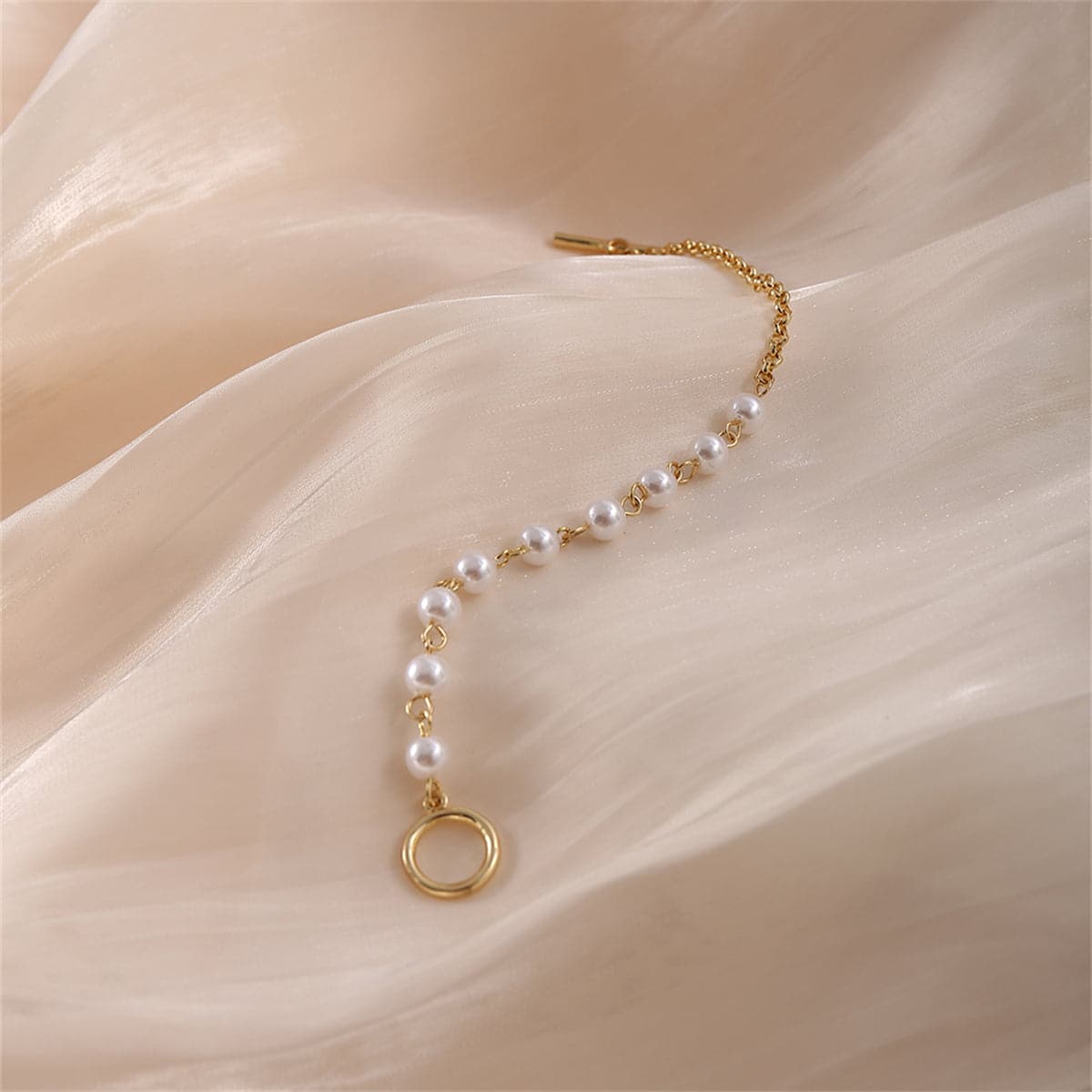 Pearl and 18K Gold-Plated Bracelet, gold bracelet for women, vintage-inspired design, front view