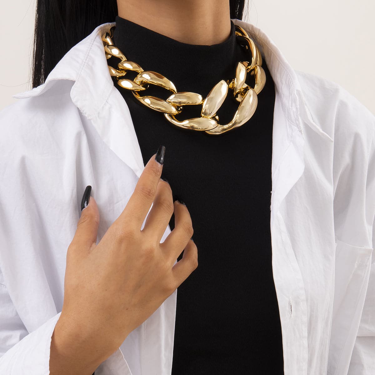 18K Gold-Plated Thick Knot Choker Necklace, chunky gold choker necklace, elegant gift for her, detail close-up