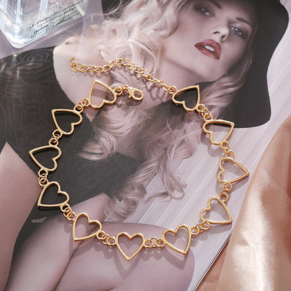 18K Gold-Plated Open Heart Chain Choker Necklace, gold pendant necklace for women, vintage-inspired design, lifestyle look