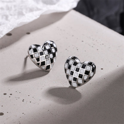 Black and White Checkerboard Heart Stud Earrings, stud earrings for women, dainty minimalist design, detail close-up