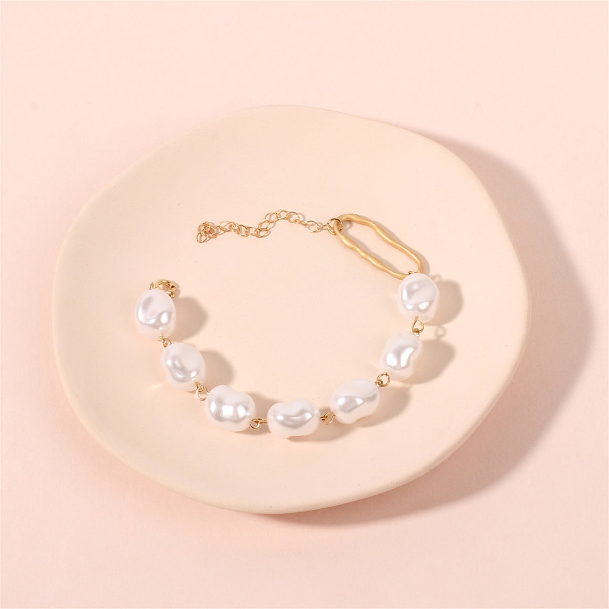 Pearl and 18K Gold-Plated Oval Station Bracelet, gold bracelet for women, elegant gift for her, detail close-up