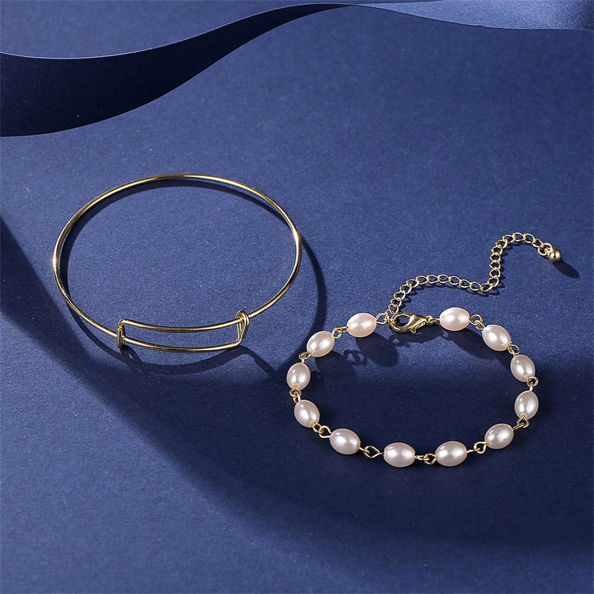 Pearl and 18K Gold-Plated Adjustable Bangle Set, jewelry gift sets for women, dainty minimalist design, detail close-up