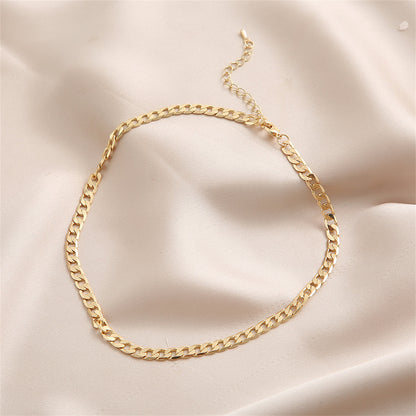 18K Gold-Plated Curb Chain Necklace, gold pendant necklace for women, dainty minimalist design, lifestyle look