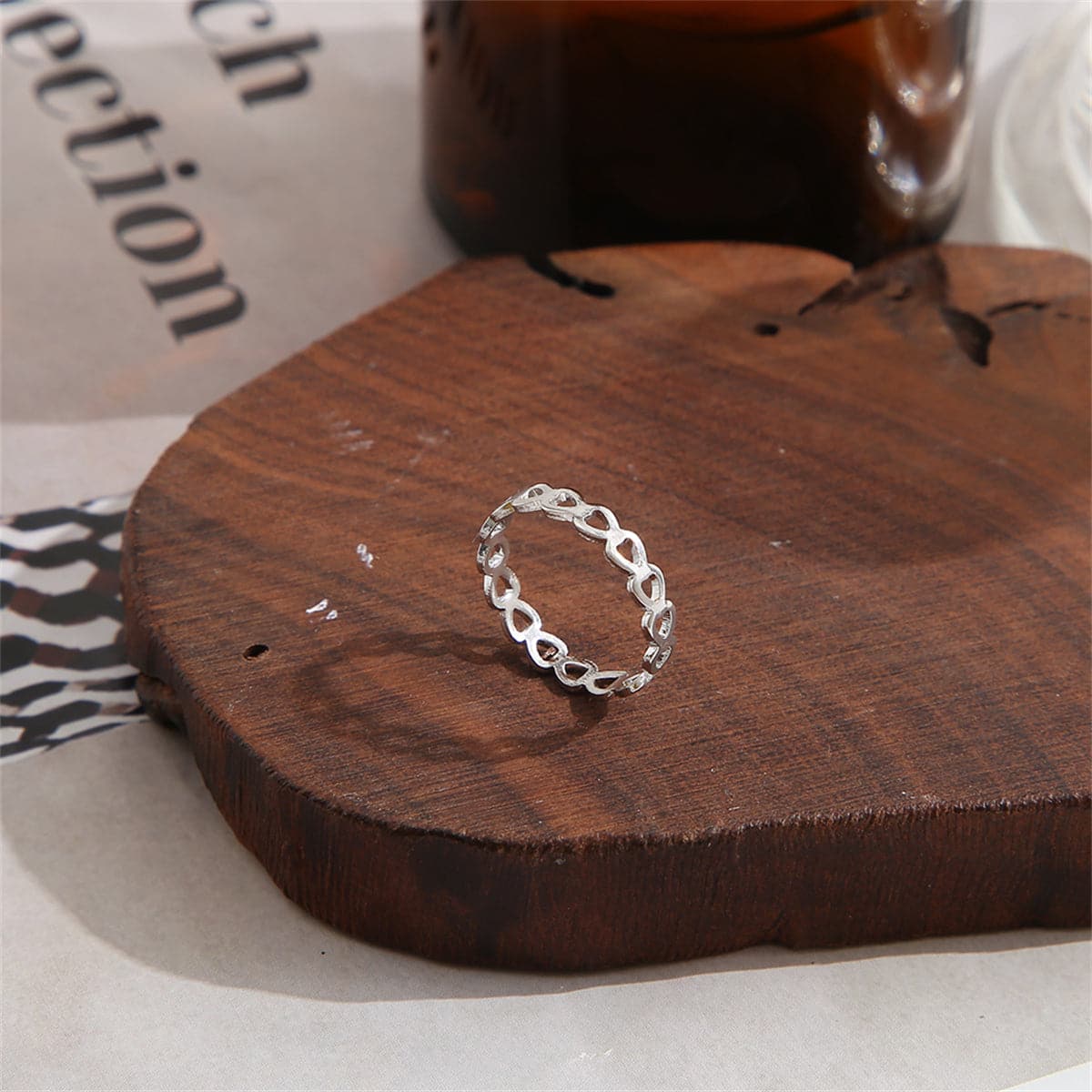 Silver-Plated Heart Link Band, silver statement rings for women, botanical inspired, lifestyle look