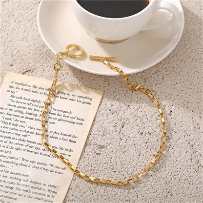 18K Gold-Plated Toggle Choker Necklace, chunky gold choker necklace, elegant gift for her, detail close-up