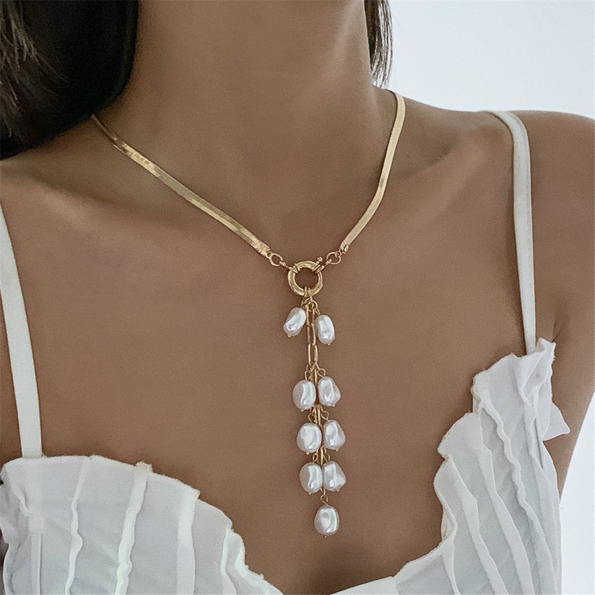 Pearl and 18K Gold-Plated Ear Of Wheat Pendant Necklace, gold pendant necklace for women, detail close-up