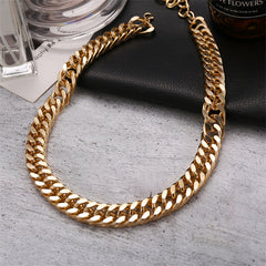 Fashion-forward 18K gold-plated curb chain necklace with a distinctive large link, perfect for making a bold impression.