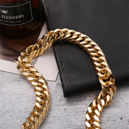 18K Gold-Plated Curb Chain Necklace, gold pendant necklace for women, everyday style, styled look