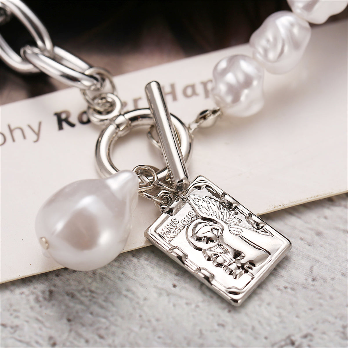 Pearl and Silver-Plated Chain Toggle Necklace, silver pendant necklace for women, elegant gift for her, detail close-up