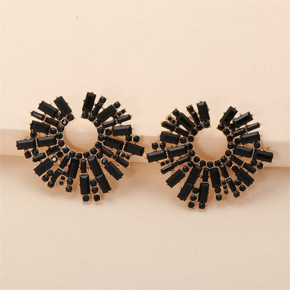 Black Cubic Zirconia and 18K Gold-Plated Stud Earring, gold stud earrings for women, vintage-inspired design, detail close-up