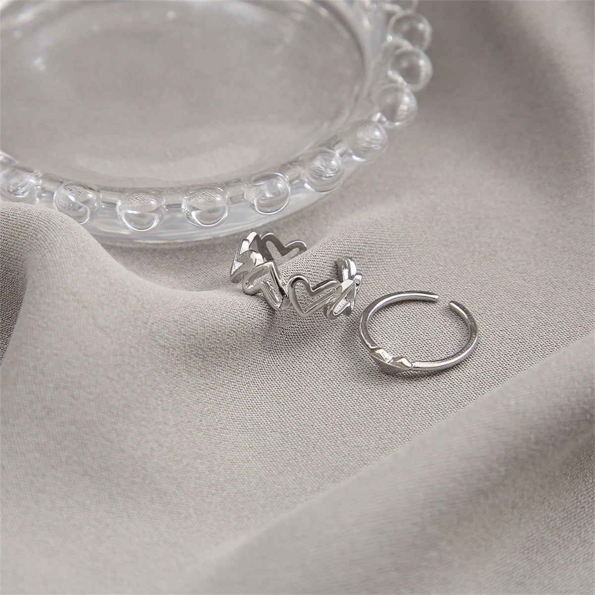 Silver-Plated Openwork Heart Ring Set, jewelry gift sets for women, vintage-inspired design, detail close-up