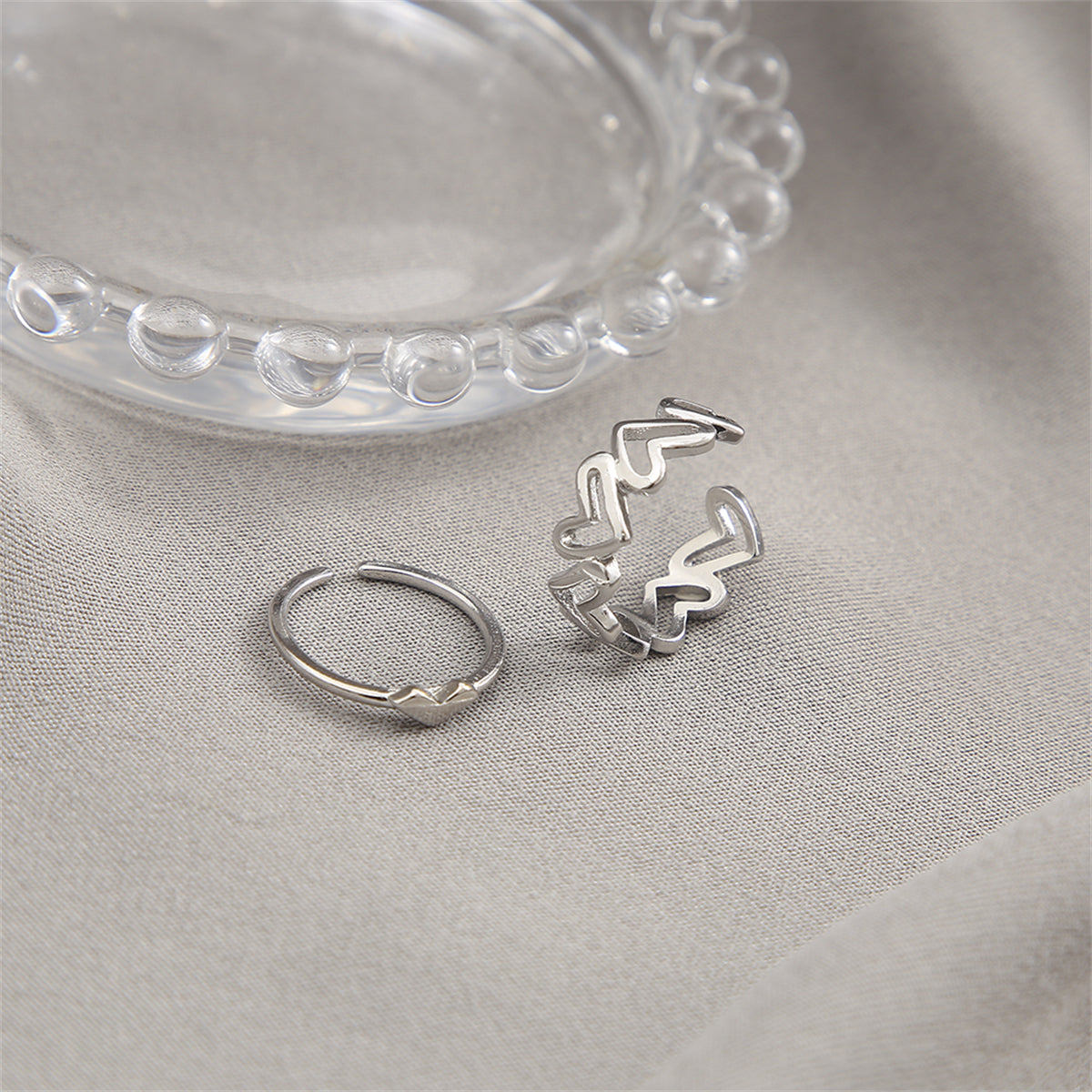 Silver-Plated Openwork Heart Ring Set, jewelry gift sets for women, vintage-inspired design, lifestyle look