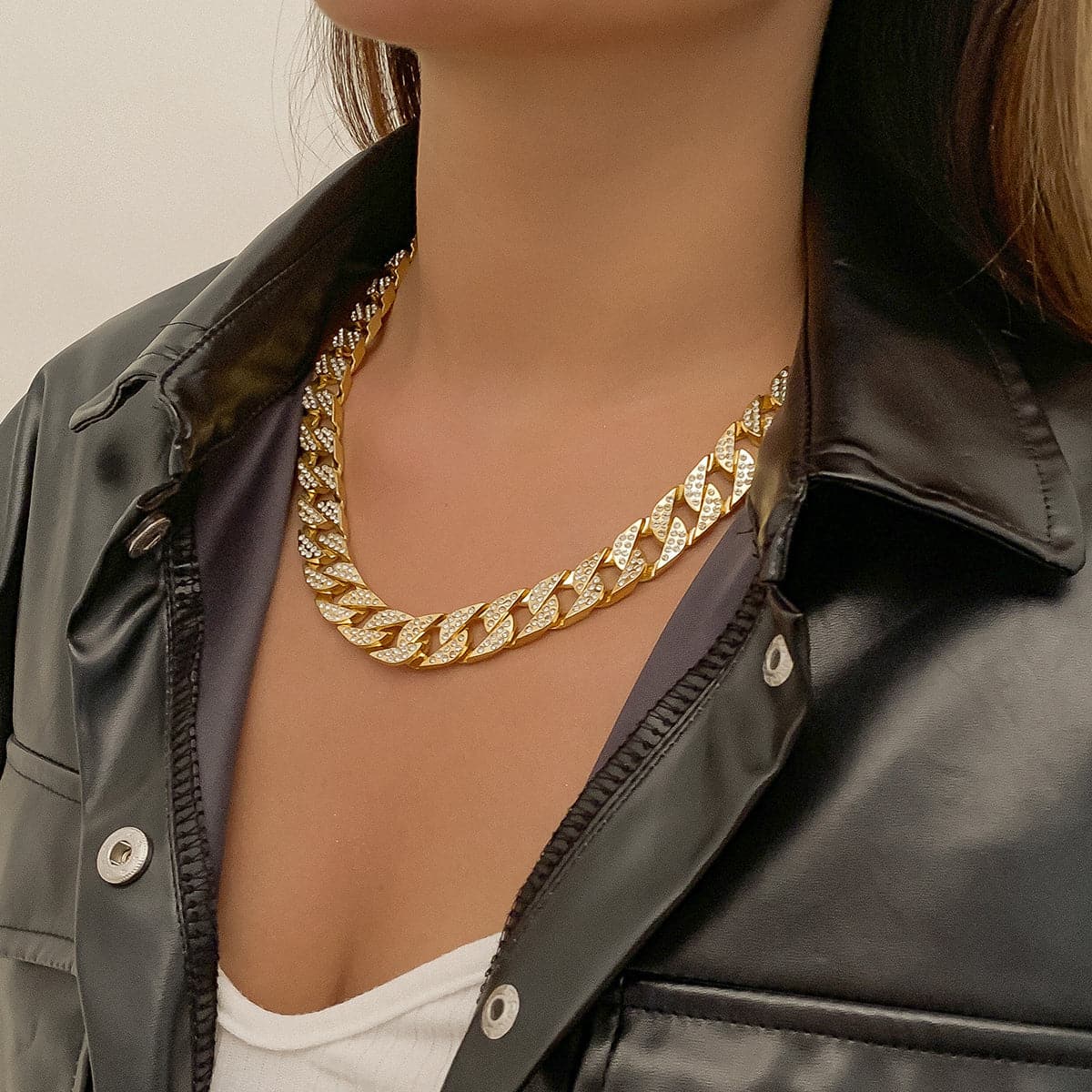 Cubic Zirconia and 18K Gold-Plated Curb Chain Necklace, gold pendant necklace for women, detail close-up