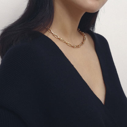 18K Gold-Plated Open-Link Choker Necklace, gold pendant necklace for women, dainty minimalist design, lifestyle look