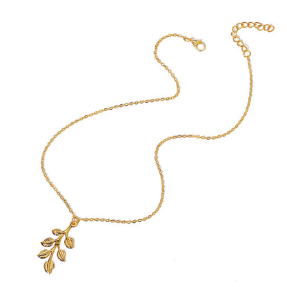 18K Gold-Plated Leaf Pendant Necklace, gold pendant necklace for women, elegant gift for her, detail close-up