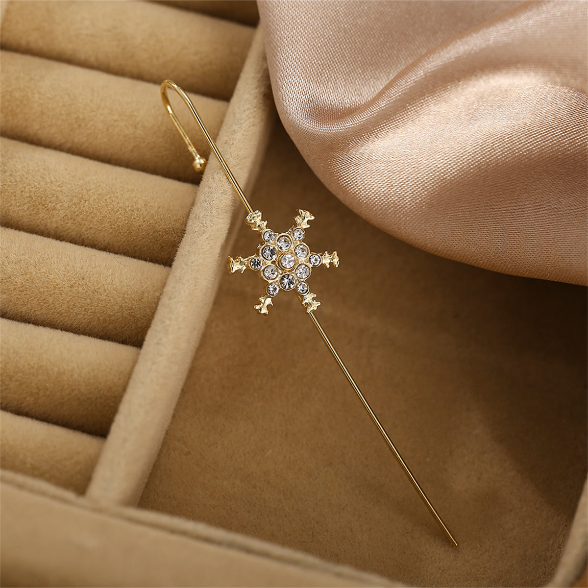 Cubic Zirconia and 18K Gold-Plated Pav¨¦ Snowflake Ear Cuff, gold drop earrings for women, elegant gift for her, front view