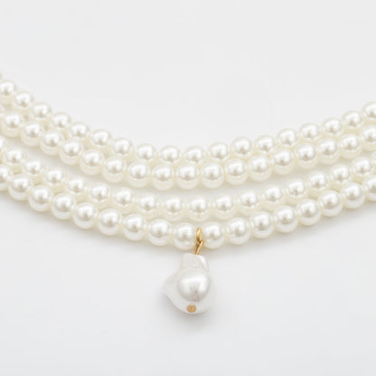 Pearl and 18K Gold-Plated Layered Choker Necklace, chunky gold choker necklace, vintage-inspired design, lifestyle look