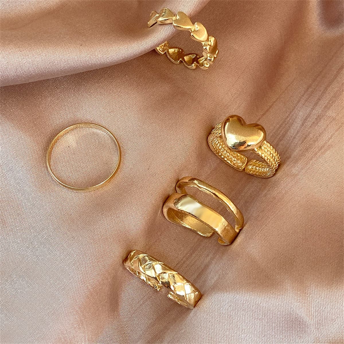 18K Gold-Plated Heart Textured Chevron Open Ring Set, jewelry gift sets for women, elegant gift for her, lifestyle look