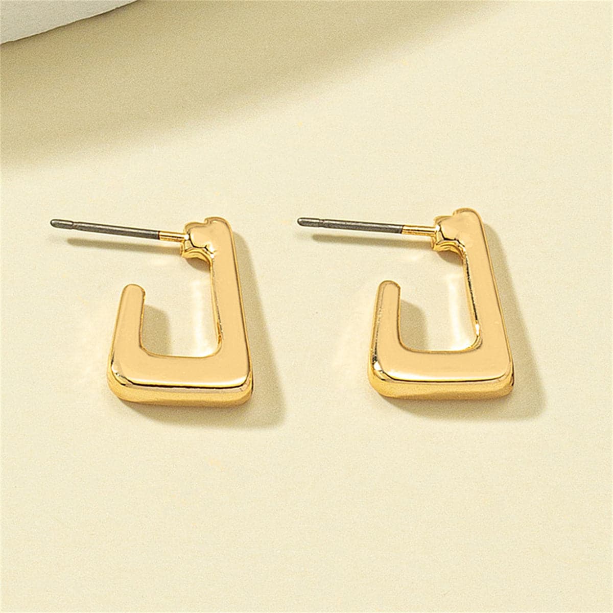 18K Gold-Plated G-Shape Huggie Earrings, gold huggie earrings, vintage-inspired design, detail close-up