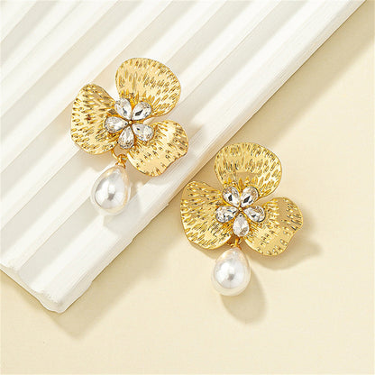 Crystal and Pearl 18K Gold-Plated Floral Drop Earrings, gold drop earrings for women, elegant gift for her, lifestyle look