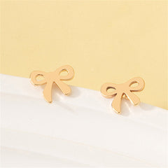 Dazzling 18K gold-plated bow stud earrings, a must-have accessory for a stylish and refined appearance.