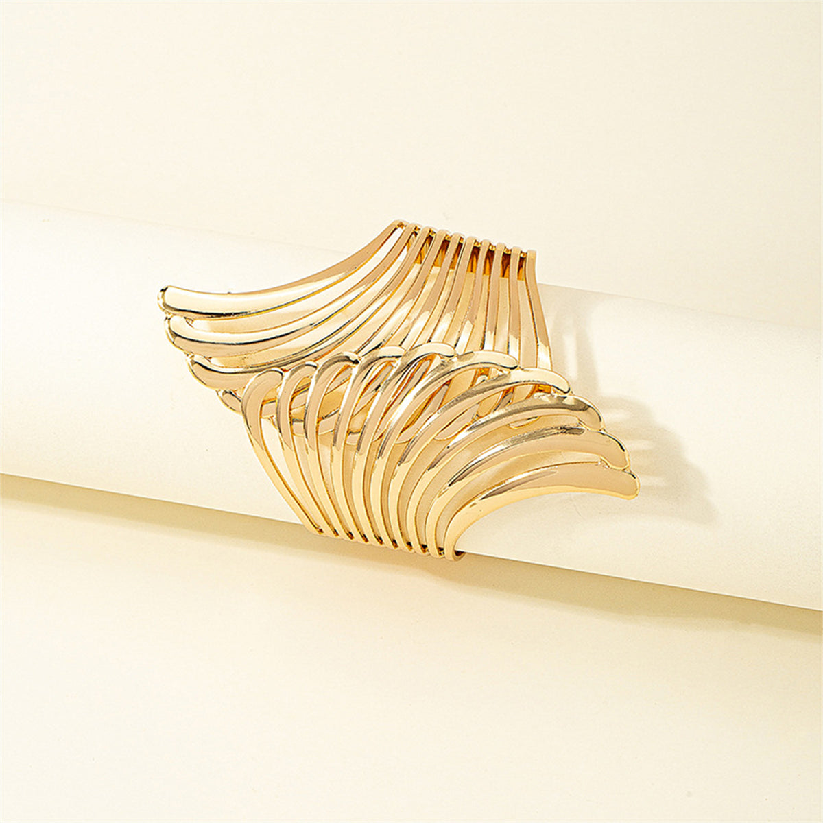 18K Gold-Plated Wing Bypass Hinge Bangle, gold bangle bracelet, vintage-inspired design, detail close-up