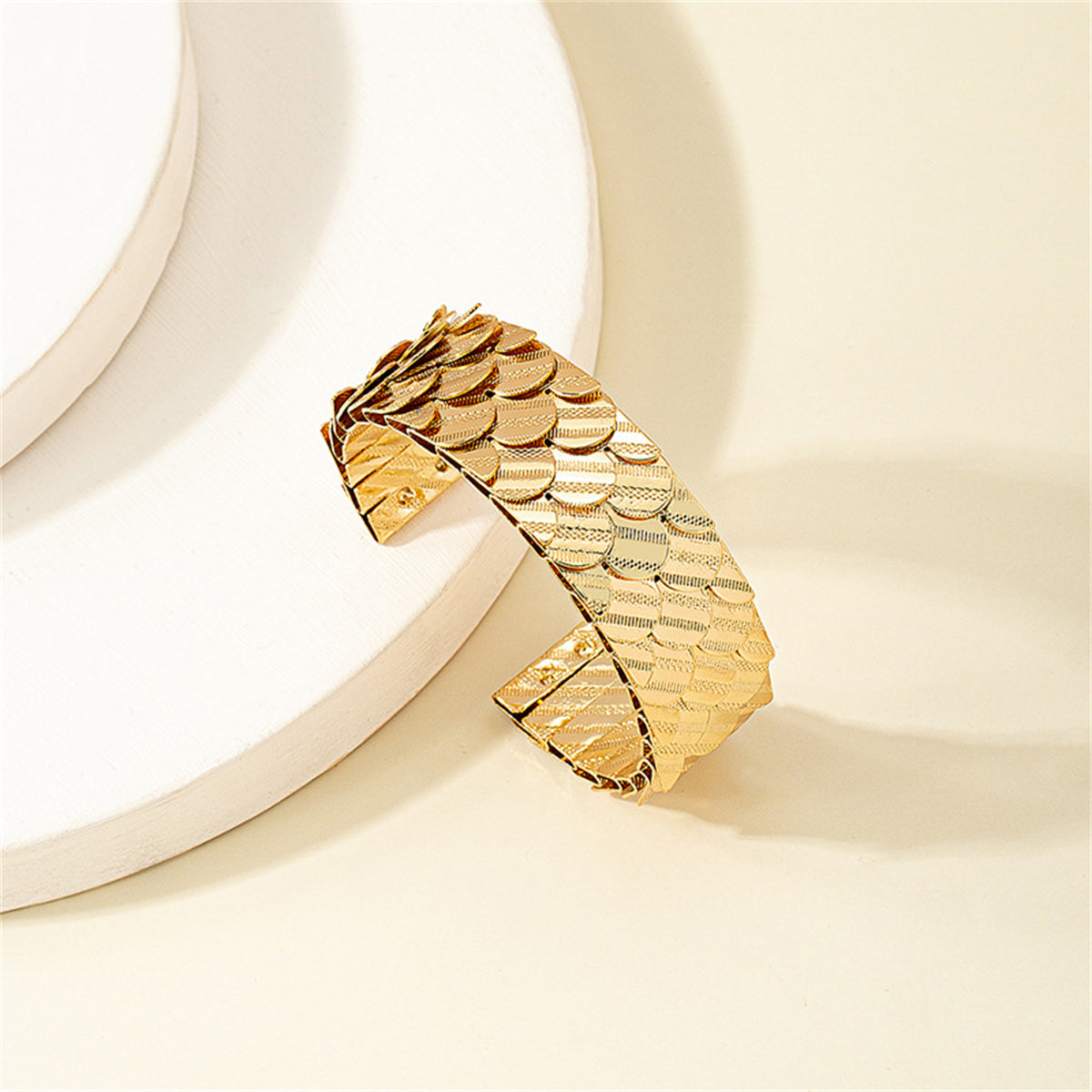 18K Gold-Plated Scale Cuff Bracelet, gold bracelet for women, elegant gift for her, detail close-up