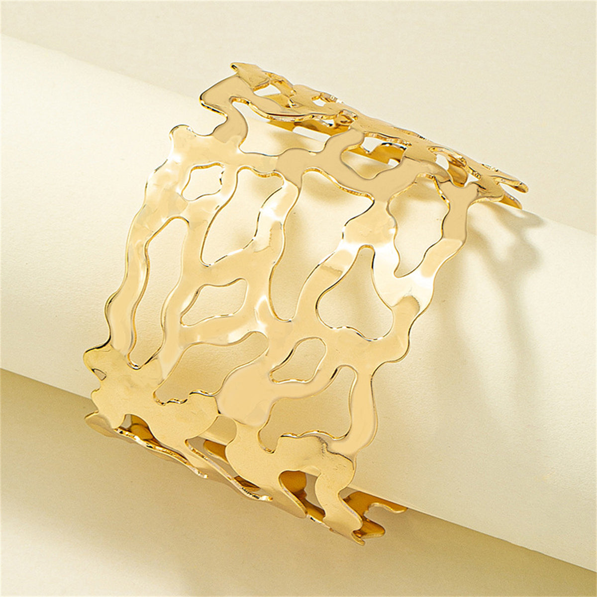 18K Gold-Plated Openwork Cuff, gold bracelet for women, botanical inspired, detail close-up