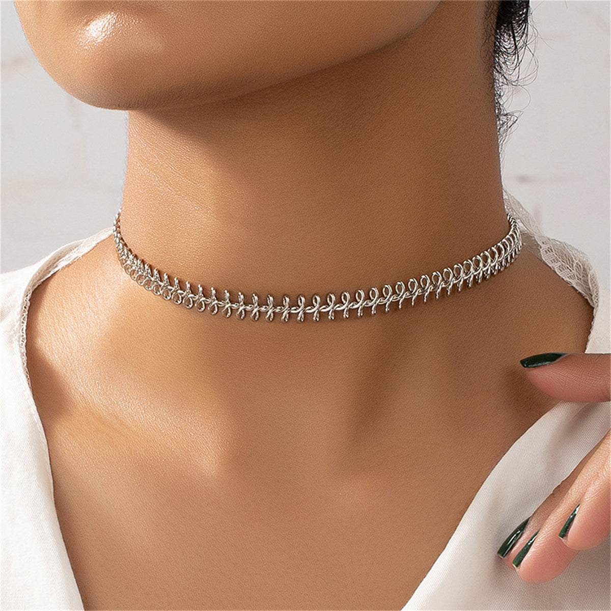 Silver-Plated Fishbone Choker Necklace, chunky silver choker necklace, vintage-inspired design, front view