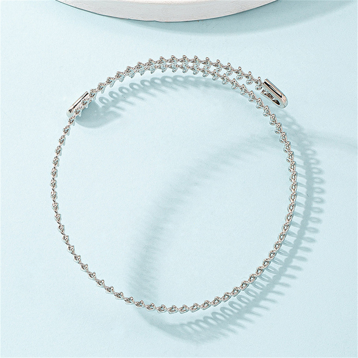 Silver-Plated Fishbone Choker Necklace, chunky silver choker necklace, vintage-inspired design, detail close-up